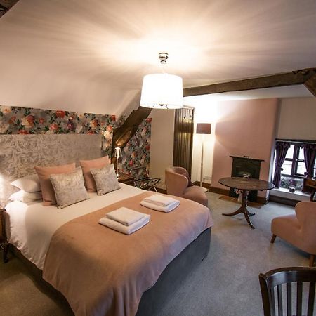 Hotel Royal George à Great Easton  Extérieur photo