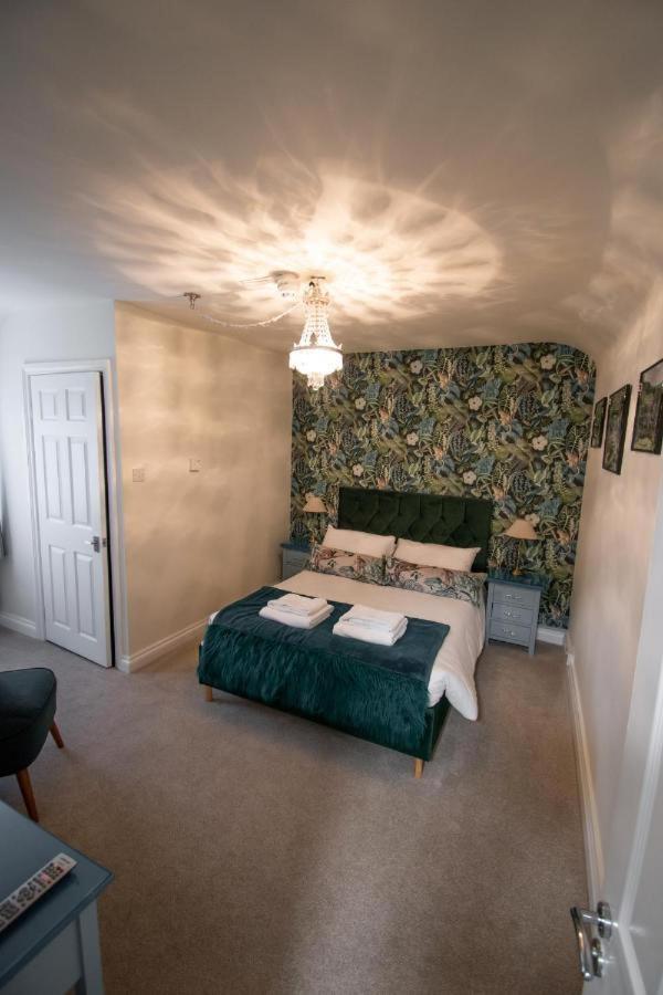 Hotel Royal George à Great Easton  Extérieur photo