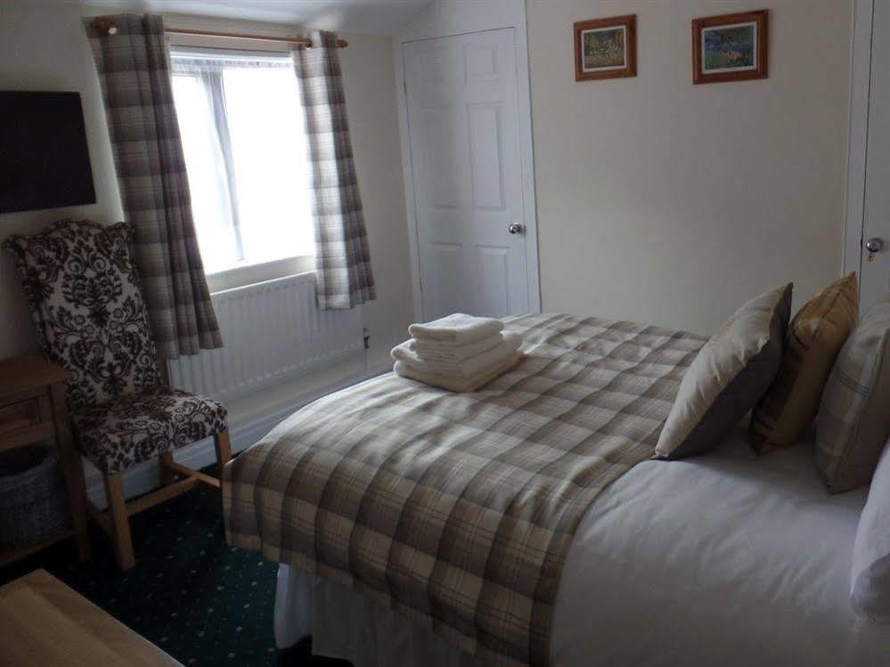 Hotel Royal George à Great Easton  Extérieur photo